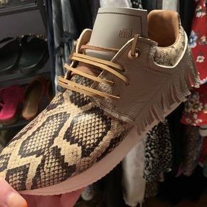 Esseutesse snakeskin sneakers